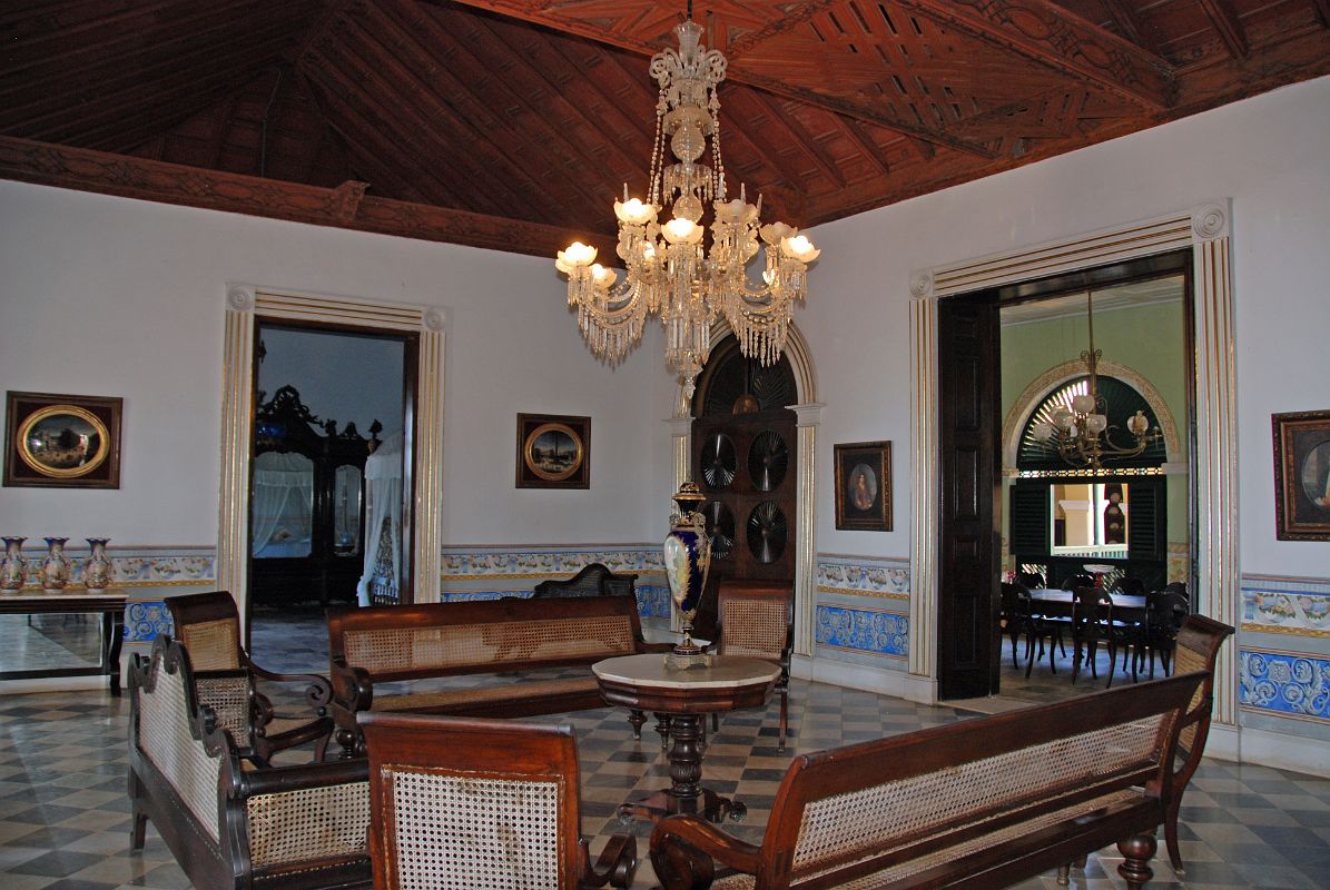 32 Cuba - Trinidad - Plaza Mayor - Palacio Brunet, Museo Romantico - Living Room - marble floor, wooden furniture, chandelier, Sevres vases, paintings